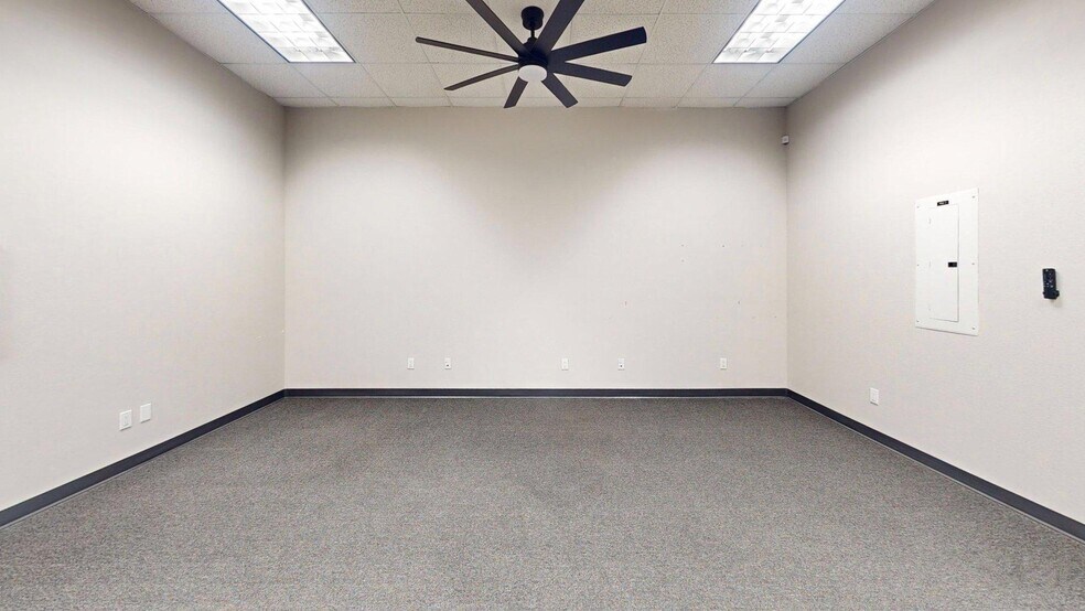 More Photos Of 39301 Badger St, Palm Desert Warehouse For Sale