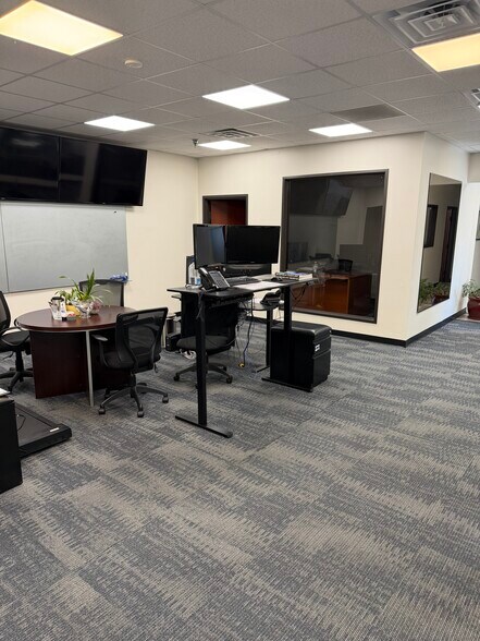 More Photos Of 2210 Hutton Dr, Carrollton Warehouse For Lease