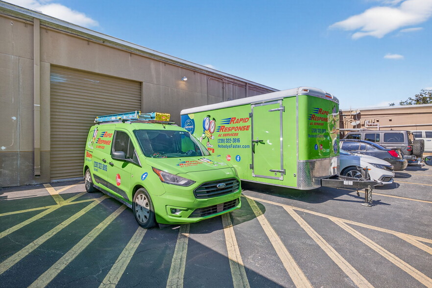 More Photos Of 12220 Towne Lake Dr, Fort Myers Unknown For Lease