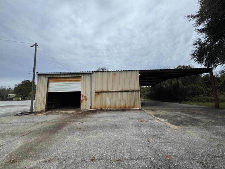 More Photos Of 1710 W Town rd, Albany Truck Terminal For Sale