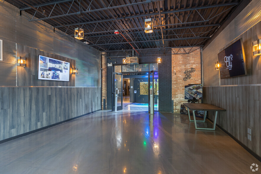 More Photos Of 1414 S Western Ave, Chicago Manufacturing For Lease