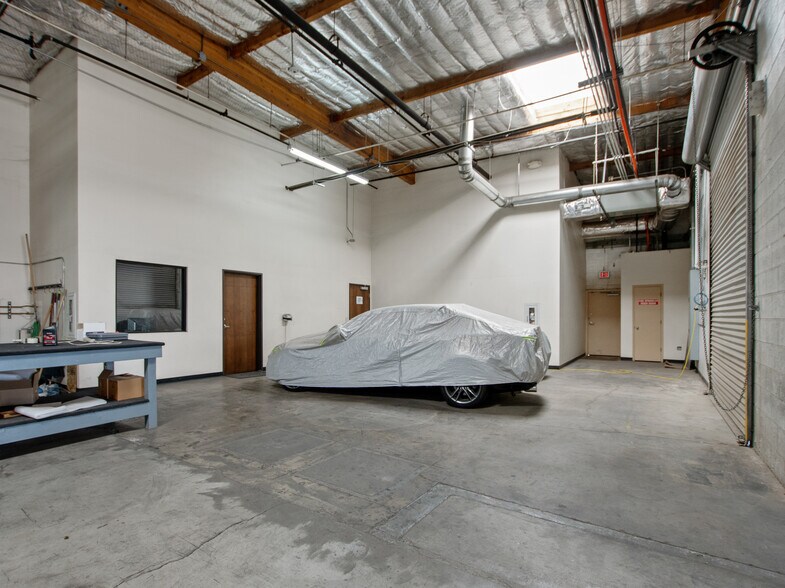 More Photos Of 3201 S Hardy Dr, Tempe Warehouse For Sale