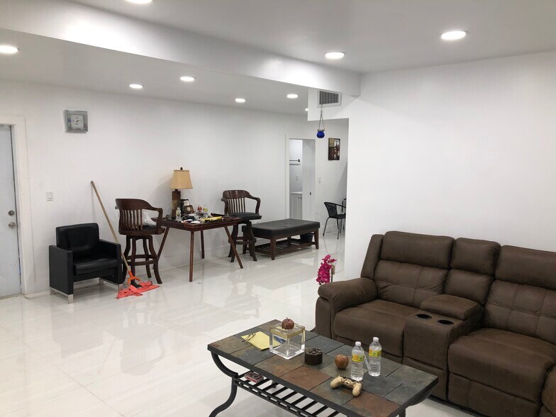 More Photos Of 5337-5401 Pembroke Rd, Hollywood Office Residential For Sale