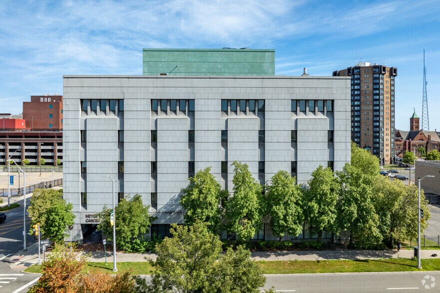 More Photos Of 110 E Warren Ave, Detroit Medical For Lease