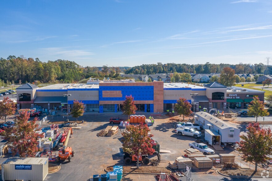 More Photos Of 5342-5400 Prosperity Church Rd, Charlotte Unknown For Lease