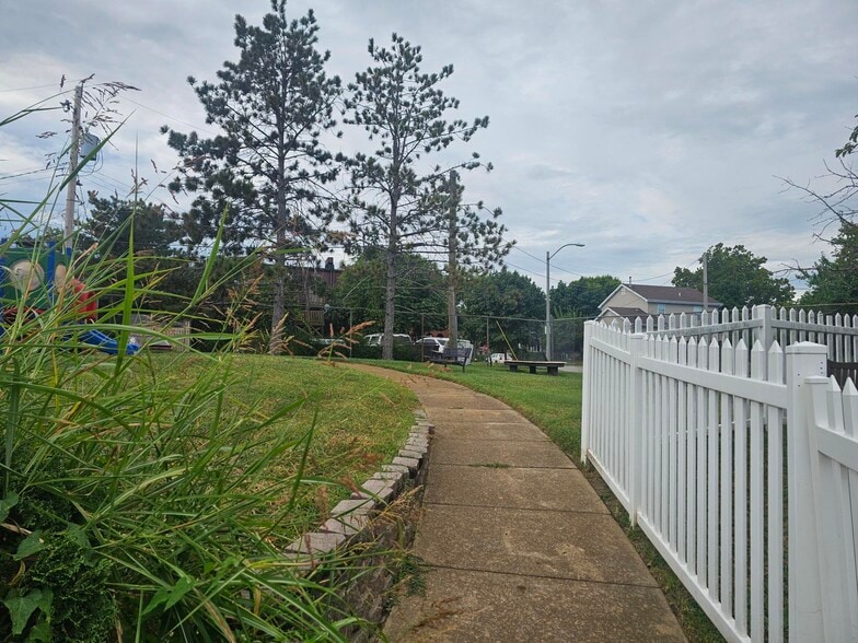 More Photos Of 2800 Caroline St, Saint Louis Specialty For Sale