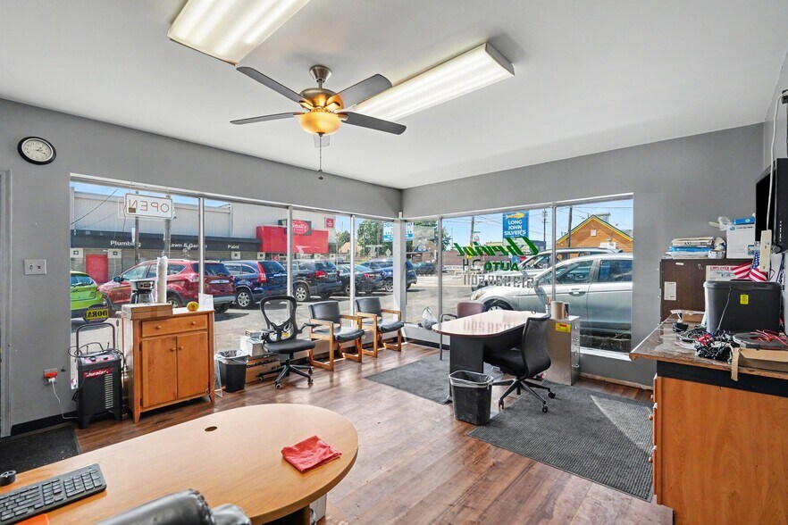 More Photos Of 3528 Harrison Ave, Cincinnati Auto Repair For Sale