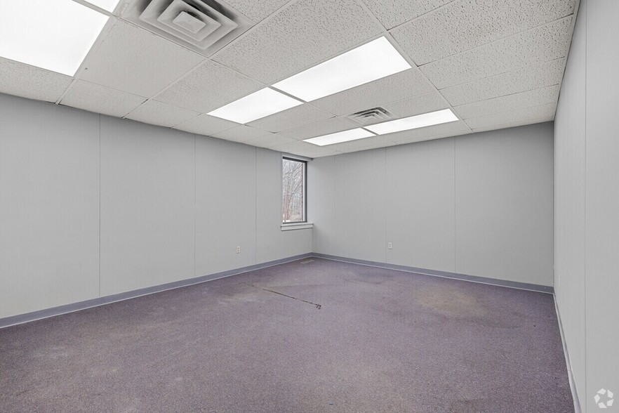 More Photos Of 252-262 Depot Rd, Milford Light Distribution For Lease