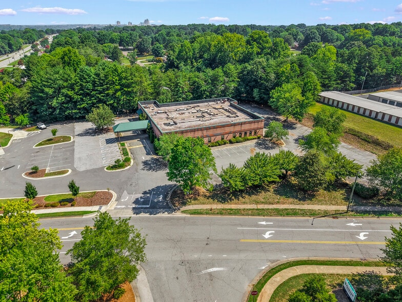 More Photos Of 3169 Peters Creek Pky, Winston-Salem Restaurant For Sale