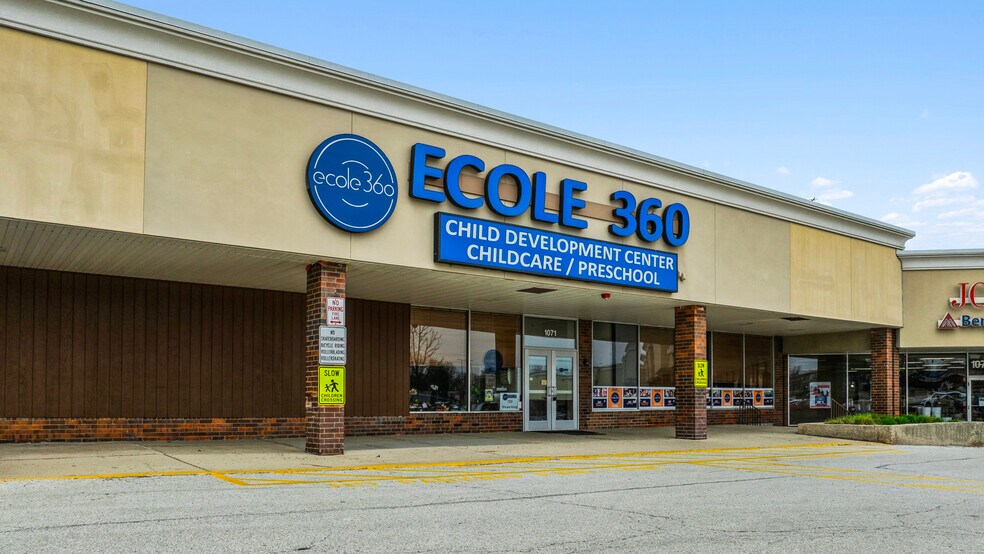 More Photos Of 1023-1127 S Roselle Rd, Schaumburg Freestanding For Sale