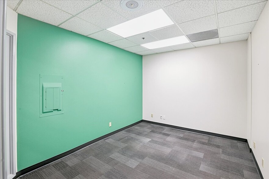 More Photos Of 12 Mauchly, Irvine Office Residential For Sale