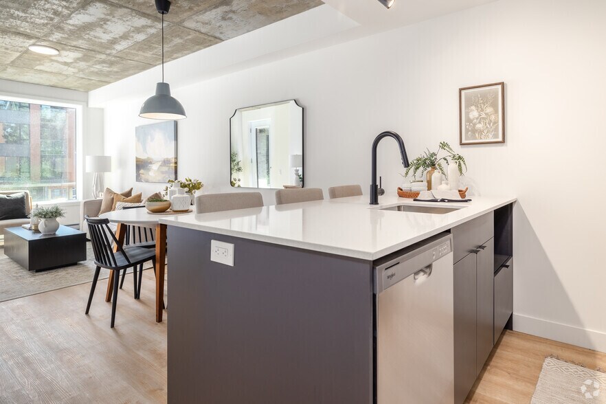 More Photos Of 2350 Rue Saint-Patrick, Montréal Apartments For Lease