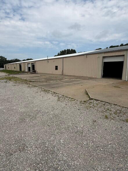 More Photos Of 23290 Lawrence 1090, Monett Industrial For Lease