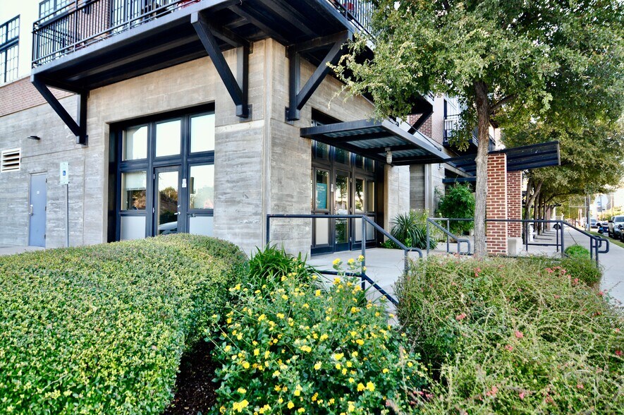 More Photos Of 2235 E 6th St, Austin Apartments For Sale