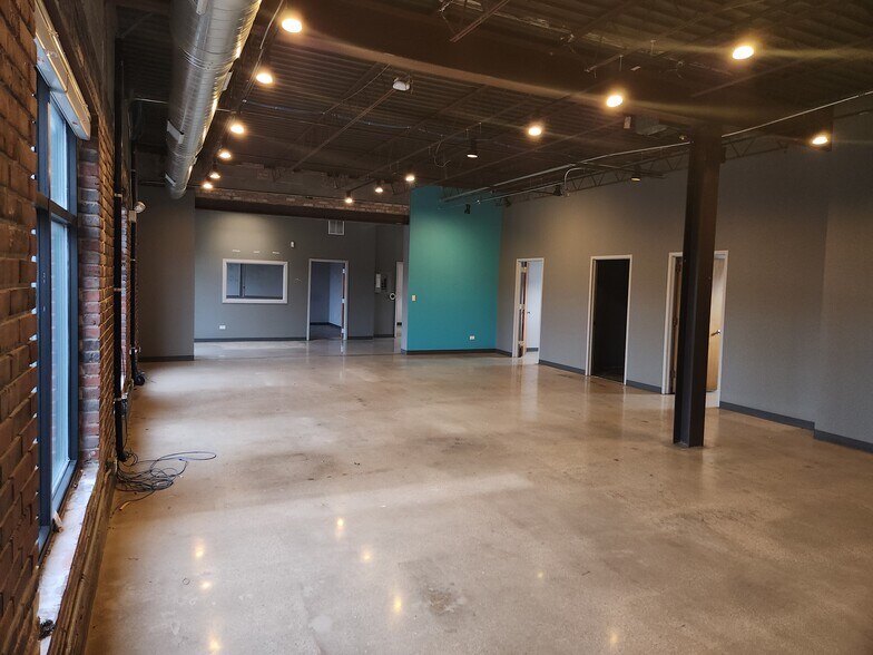 More Photos Of 1820-1830 W Grand Ave, Chicago Warehouse For Lease