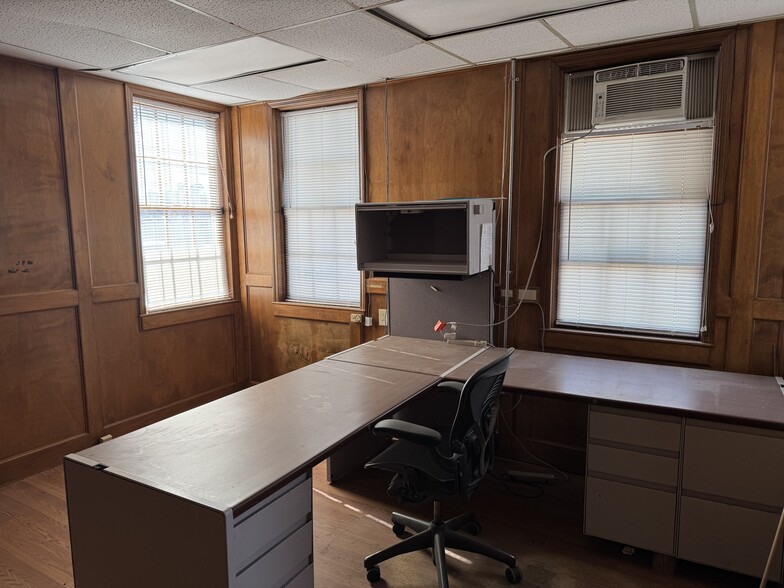 More Photos Of 3071 Broadway, Macon-Bibb Warehouse For Sale