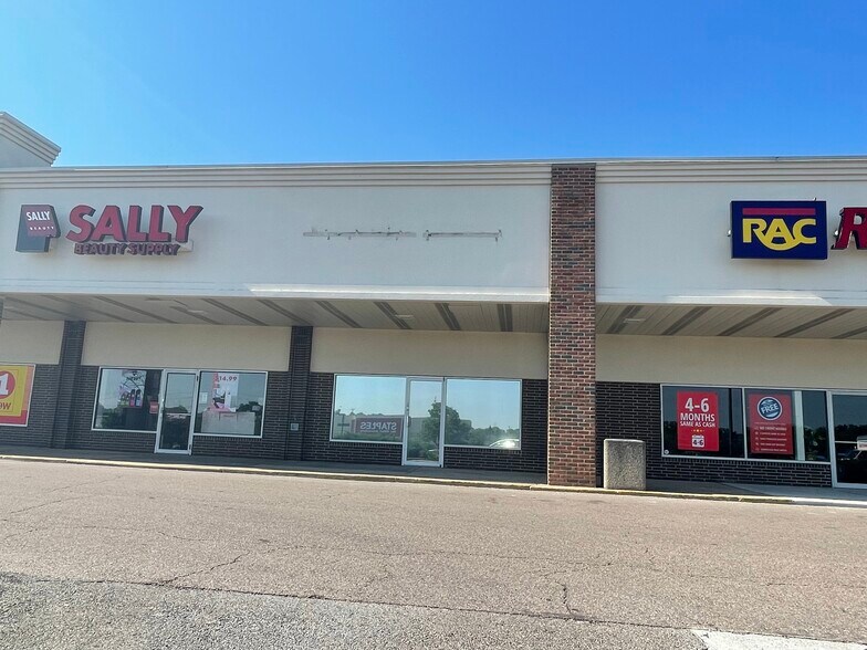 More Photos Of 8451 Colerain Ave, Cincinnati Unknown For Lease