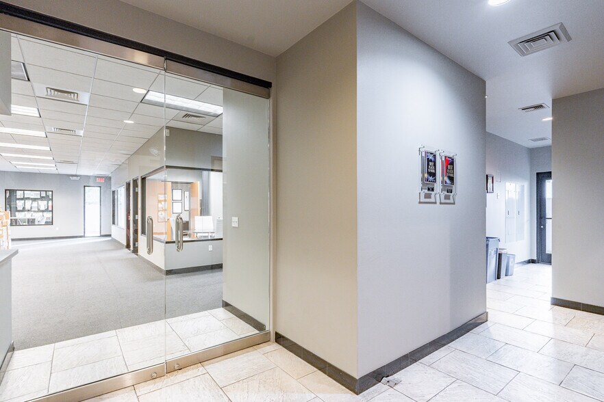 More Photos Of 1702 E McNair Dr, Tempe Office Residential For Lease