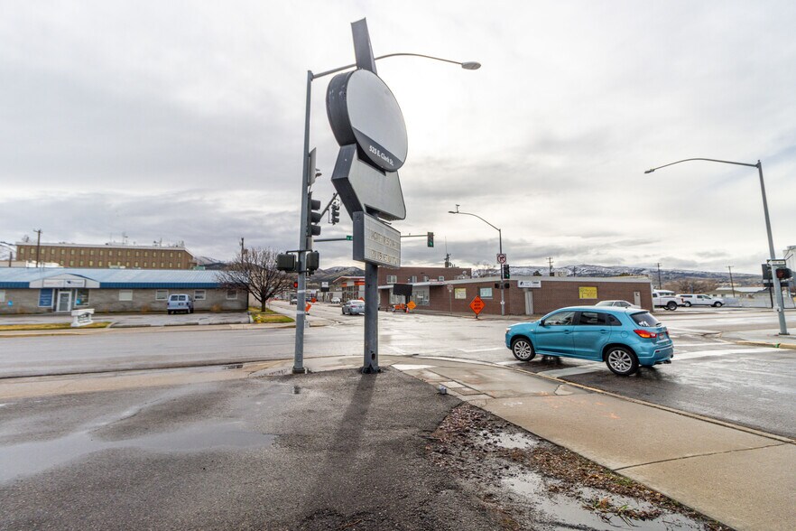 More Photos Of 525 E Clark St, Pocatello Auto Repair For Lease