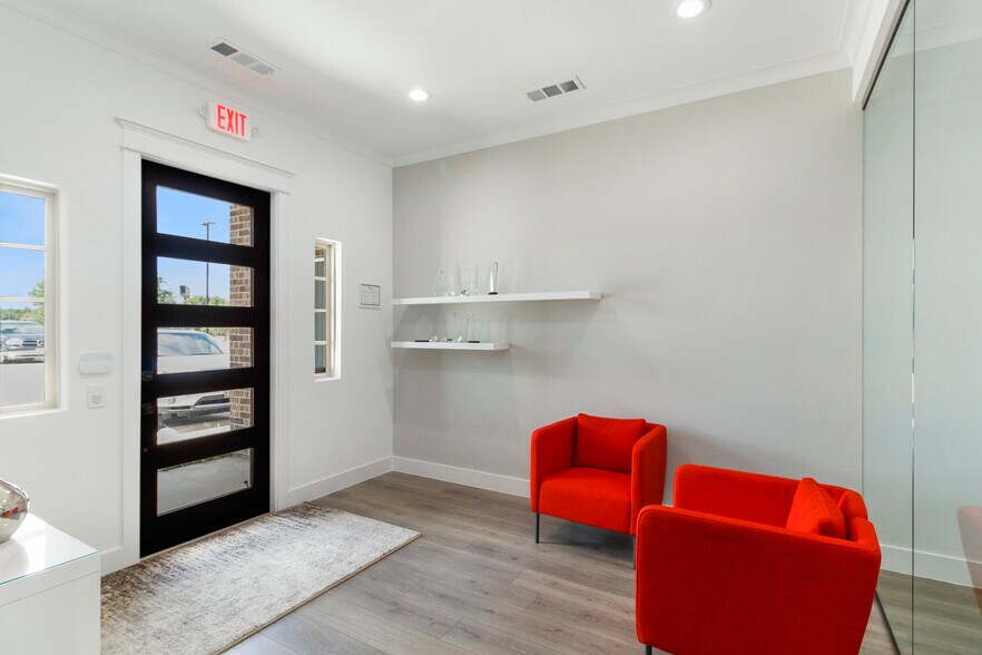 More Photos Of 2681 MacArthur Blvd, Lewisville Medical For Sale