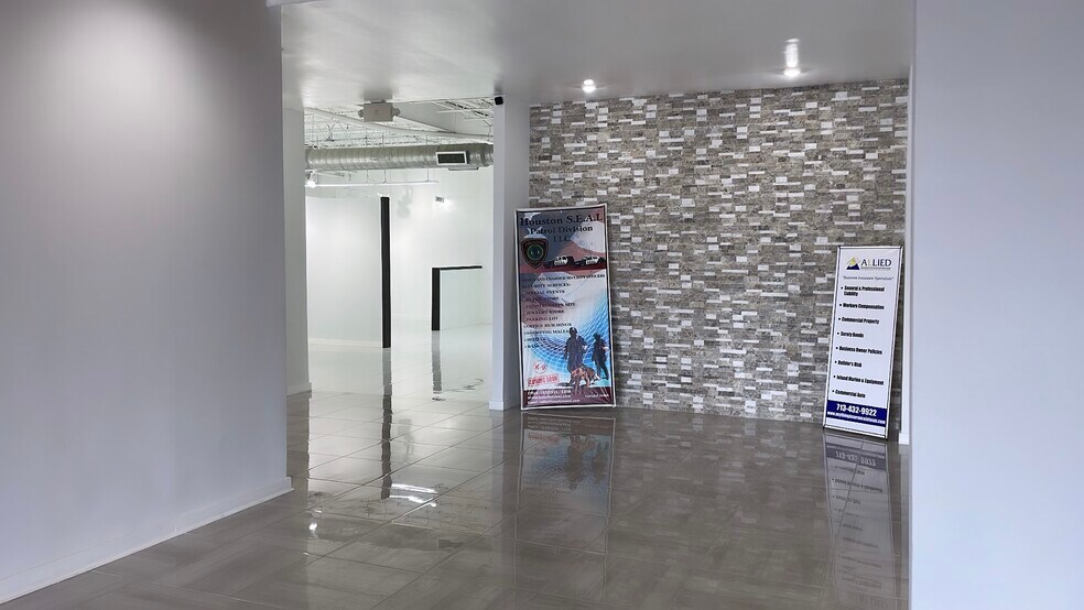 More Photos Of 8403 Westglen Dr, Houston Flex For Sale