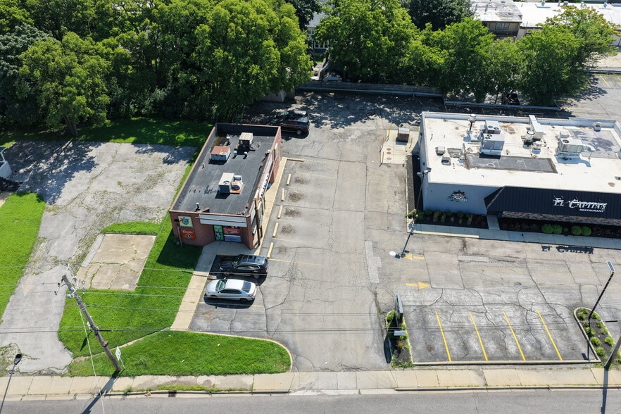More Photos Of , Aurora General Retail For Sale