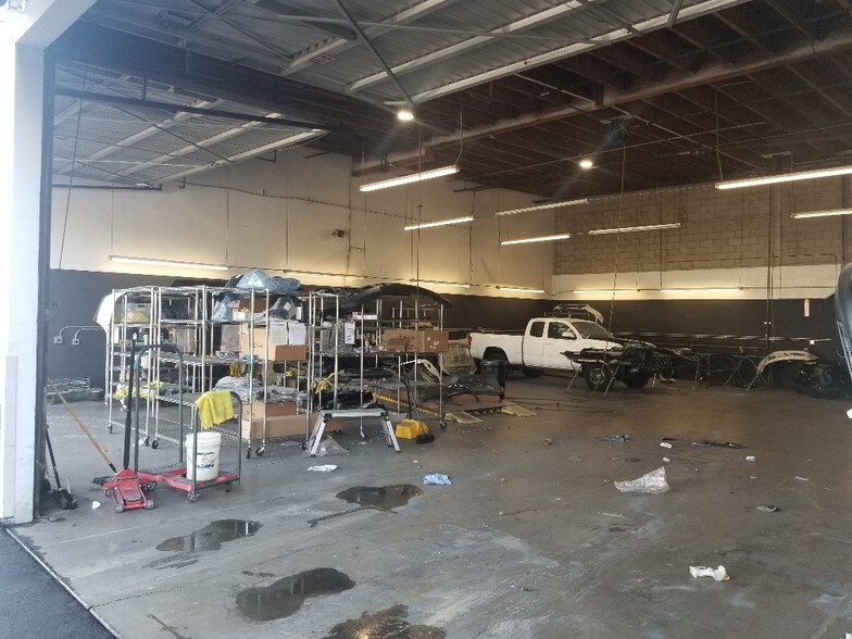 More Photos Of 19116-19130 E Walnut Dr N, Rowland Heights Auto Repair For Lease