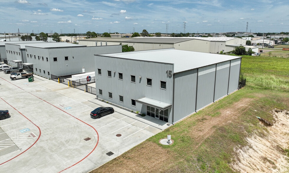 More Photos Of 11755 W Little York Rd, Houston Unknown For Lease