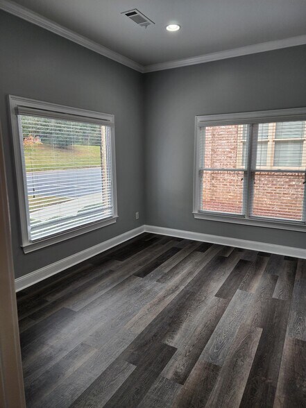 More Photos Of 1670 McKendree Church Rd, Lawrenceville Medical For Lease