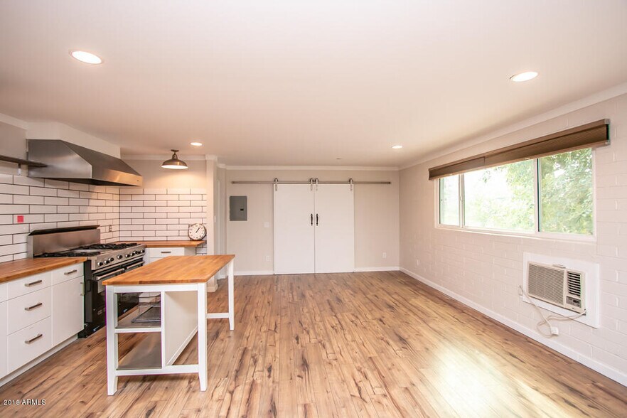 More Photos Of 821 N 3rd St, Phoenix Apartments For Sale