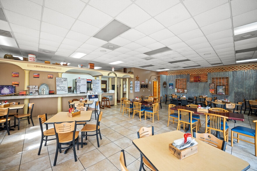 More Photos Of 22272 State Highway 59, Robertsdale Restaurant For Sale
