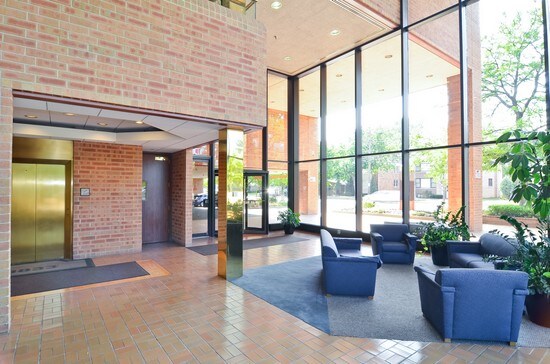 More Photos Of 8831-8833 Gross Point Rd, Skokie Office For Lease