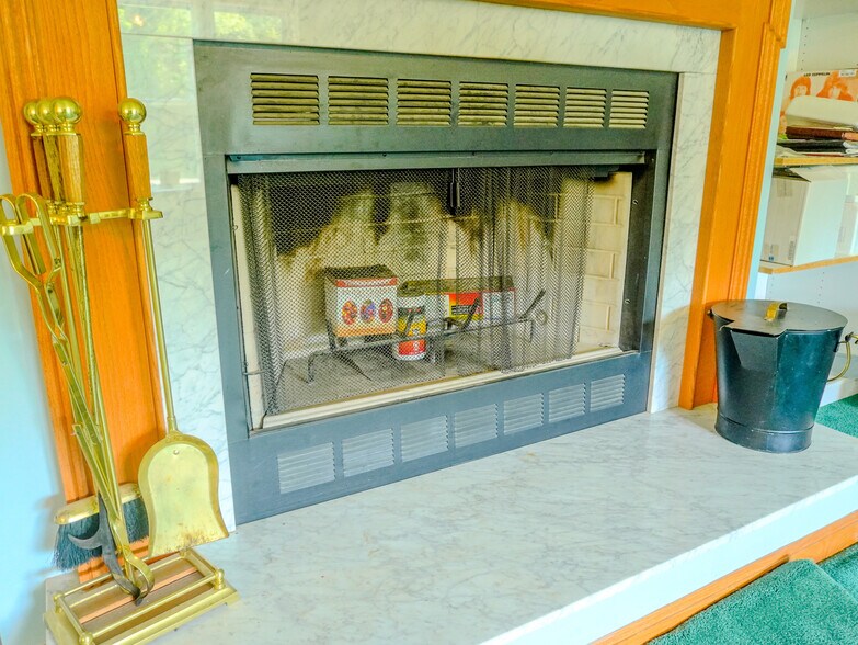 More Photos Of 110 Pennsgrove Pedricktown Rd, Pedricktown Service For Sale