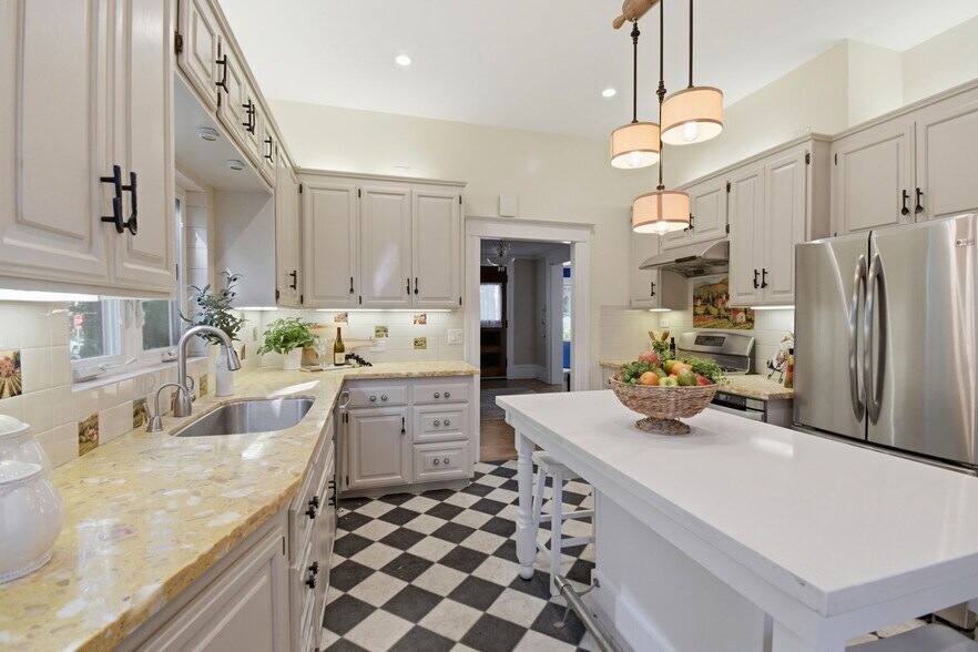 More Photos Of 931 Chestnut St, Alameda Multifamily For Sale