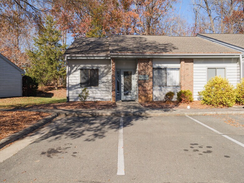 More Photos Of 3200 Croasdaile Dr, Durham Coworking Space