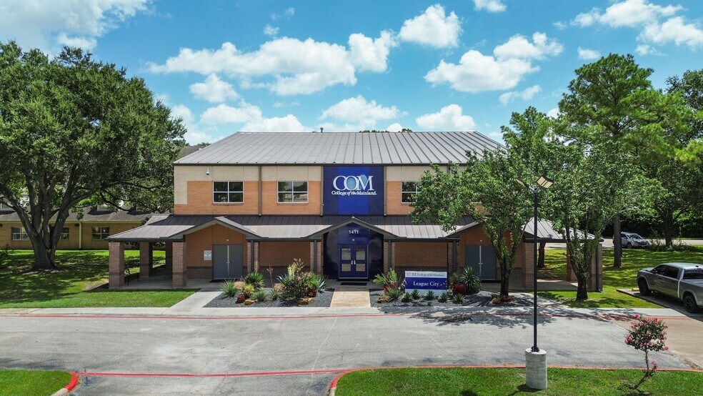 Primary Photo Of 1411 W Main St, League City Schools For Sale