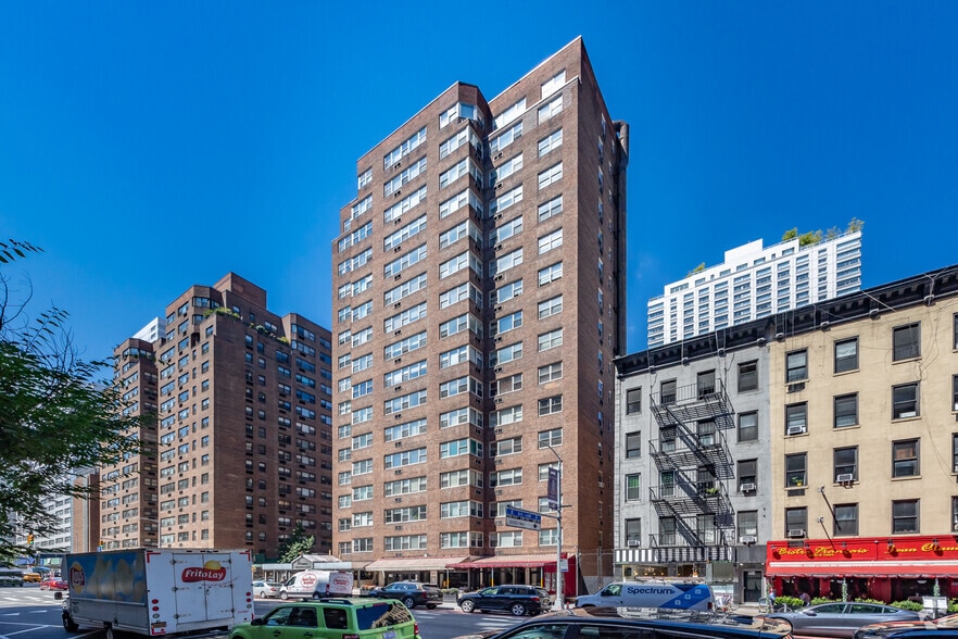 More Photos Of 233 E 70th St, New York Apartments For Lease