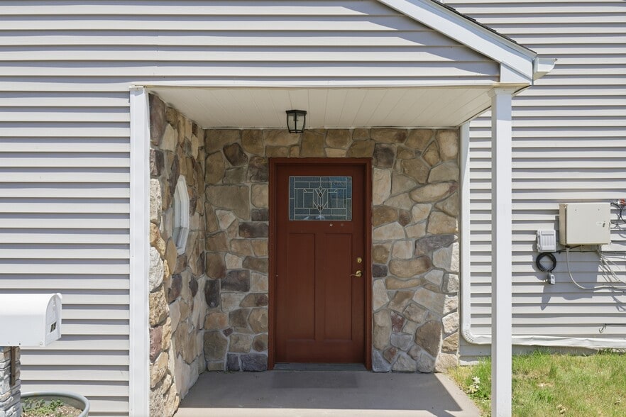 More Photos Of 75 Route 23, Franklin Office Residential For Lease