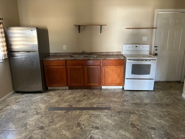 More Photos Of 1006 Spur 515 St, Navasota Restaurant For Lease