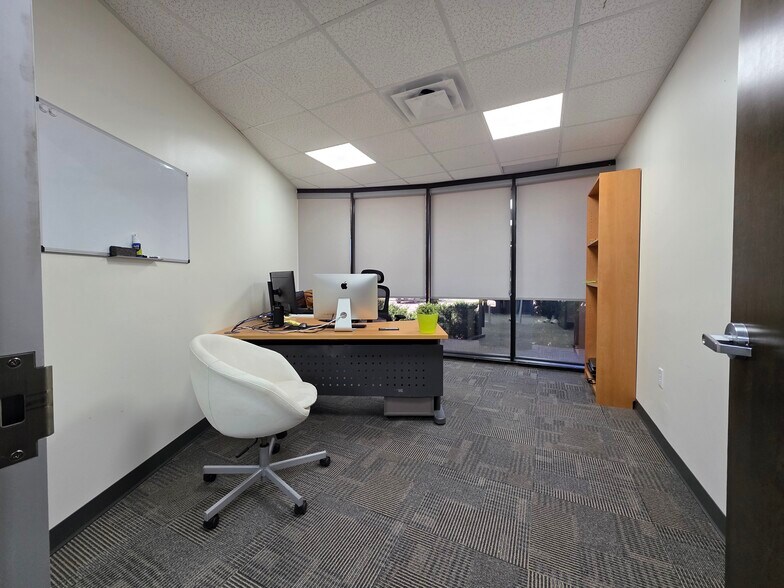 More Photos Of 2100 Valley View Ln, Farmers Branch Office For Lease