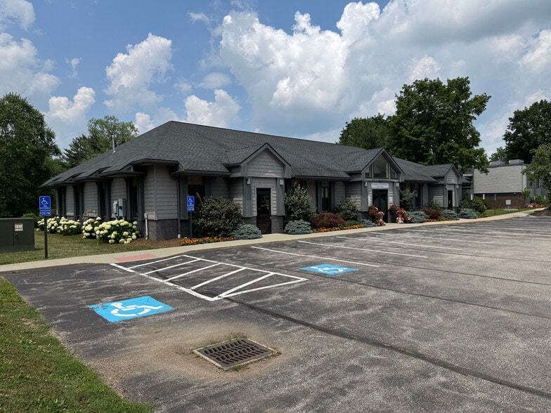 More Photos Of 4332 S Cleveland Massillon Rd, Norton Medical For Lease