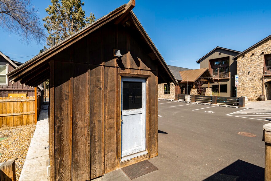 More Photos Of 19885 7th St, Bend Flex For Sale