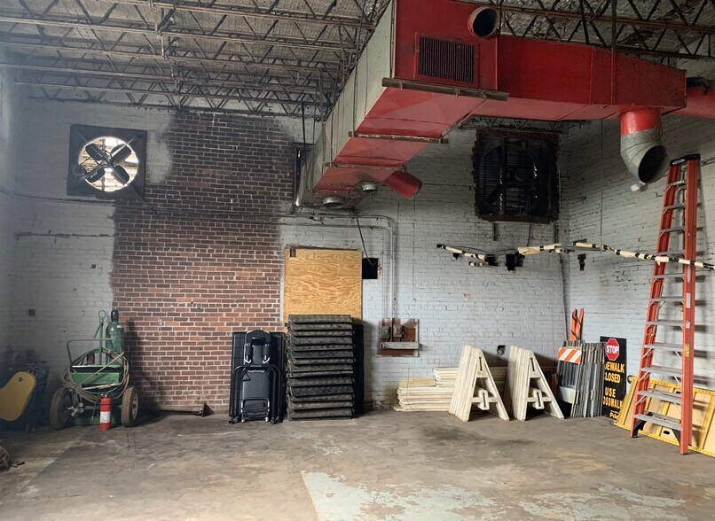 More Photos Of 1640 Northside Dr NW, Atlanta Storefront Retail Office For Sale