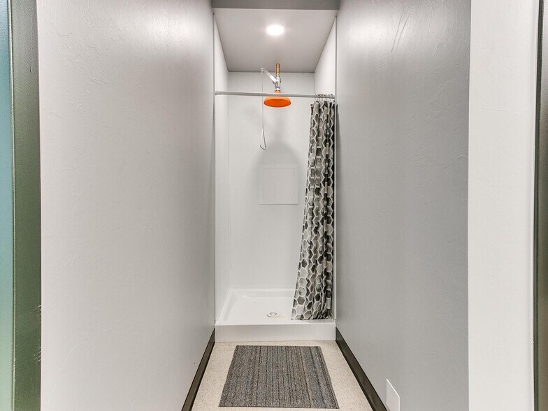 More Photos Of 505 NE 46th St, Oklahoma City Office For Lease