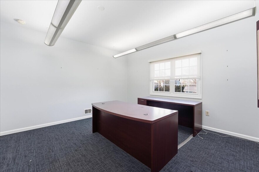More Photos Of 96 Freneau Ave, Matawan Office For Sale