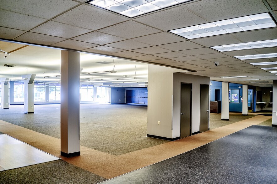 More Photos Of 2825 E Fourth Plain Blvd, Vancouver Freestanding For Lease