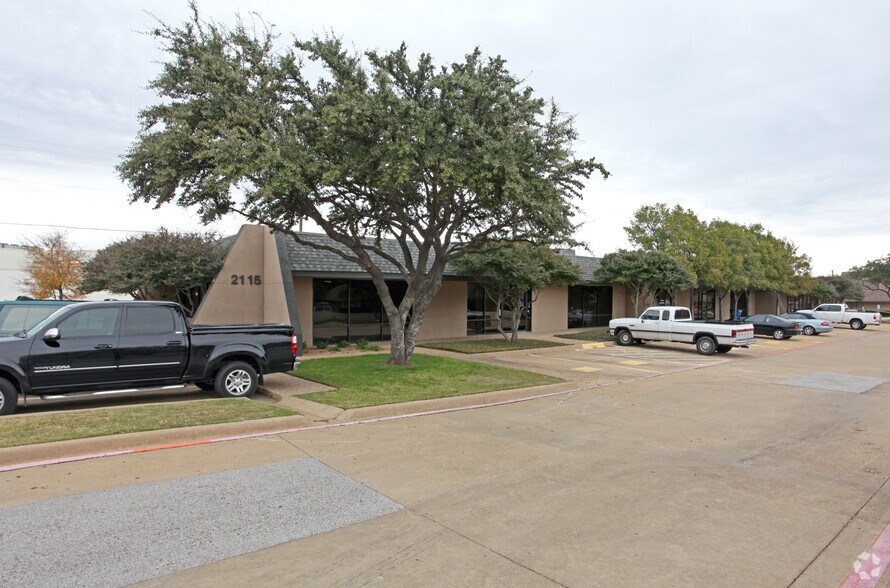 More Photos Of 2115 Teakwood Ln, Plano Office For Lease
