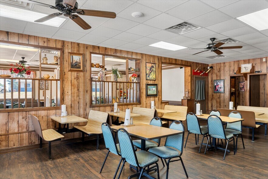 More Photos Of 800 E Main St, Omaha Restaurant For Sale