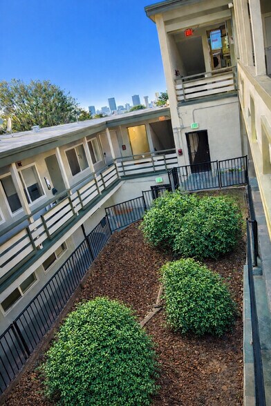 More Photos Of 1810 E 25th St, Oakland Apartments For Sale