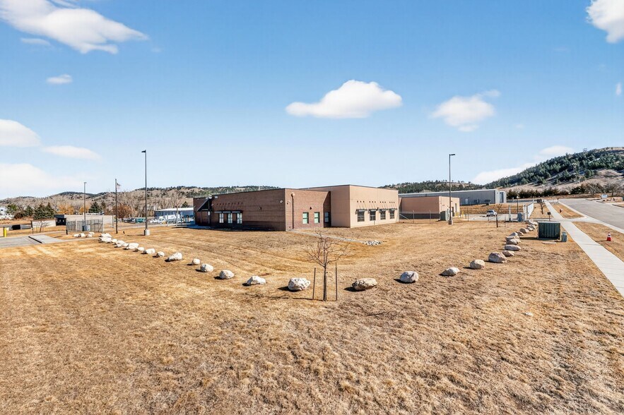 More Photos Of 1516 Fountain Plaza Dr, Rapid City Office For Sale